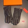 Hommes Femmes Designers Gants Hiver Luxe Véritable Cuir Mitaines Marque Cinq Doigts Gant Chaud Cachemire À L'intérieur Écran Tactile Mitten251x