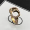2022 Nieuwe retro dames ring met zijstenen straat modeontwerper sieraden damesringen voor feest luxurys openen accessoires d2210204F