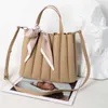 MS Luxury äkta läderväskor Kvinnor axelväskor Blomma form Cowhide Handväska Elegant kvinnlig Offcie Daily Bag Mini Tote 2022