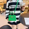 ファッションハンドバッグ子供ショルダーバッグソフト Pu レザー女の赤ちゃんプリンセスハンドバッグキッズミニかわいいメッセンジャーバッグギフトスカーフ