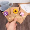 Vakantiekaart Gedroogde bloemen Wenskaarten Handgemaakte Vintage Kraft Blank Note Card voor Thanksgiving Day Alle gelegenheden uitnodiging