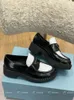 Kadın tasarımcı somuncular elbise ayakkabıları yeni platform topuklar siyah beyaz çatışma renk rahat deri ayakkabı moda klasik spor ayakkabılar loafer
