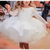 Flower Girl Arabic Dresses White Pärled Veet Ball Gown Golden Applique Organza Kids Formal Wear With Ribbon Back Christmas Tutu Dress