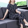 Frauen Zweiteilige Hosen Sommer Mode Druck Frauen Anzug Mittleren Alters Mutter Schlank Kurzarm Top Breite Bein Weibliche Casual kleidung Sets