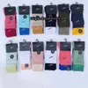 22ss Hommes Chaussettes Femmes Hommes 100% Coton All-match Classique Cheville Crochet Respirant Noir et Blanc Mélange Football Basketball Sport Chaussette Faux Double