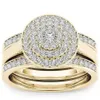 Pierścienie ślubne 2PCS Zestaw ślubny Elegancki kryształowy pierścionek zaręczynowy luksusowy złoty kolor okrągły cyrkon dla kobiet biżuteria boho 2021342Y WC5Q