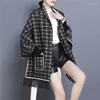 Kvinnors stickor Poncho Kvinnor Cardigan tröja Plaid fransad långärmad fickficka Löst stickad Cape Coat Lady Spring Autumn var tunn kappa