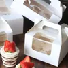 Prezenty Wrap White Card Paper Cupcake Boxes Opakowanie ciasta z uchwytem przezroczystym pudełkiem Whindow Muffin LX5052