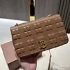 Luxury Designer Bag axel B Quality High Fashion Women Plånböcker Koppling Totes Crossbody Cowhide Canvas tofu Bulls Bags Ladies Purse 5a Handväska