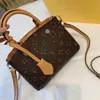 Tuval boston omuz plamss sırt çantası kotları çanta mini tasarımcı crossbody yastık çanta kadın çanta monogramları klasik kahverengi çiçek üzerinde