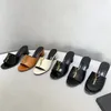 ￖvre glidkvinnor Sandaler H￶gklackad designer Tjock botten Slippare Metal L￤derpatentl￤derst￤vlingar Flat Soled LeFse Outdoor Beach Travel Shoes 35-42