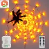 Ragnatela LED Stringa Decorazioni di Halloween con peluche 8 modalità Illumina la ragnatela Decorazione esterna 40 pollici 72 LED Luci arancioni Custodia impermeabile per batteria