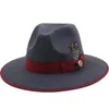 Berets Kobieta poczuła, że ​​fedora kapelusz szeroko brzegi z piórkiem dżentelmen elegancki przyjęcie weselne okrągłe czapki dla mężczyzn vintage Panama Sombrero