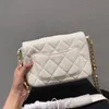 حقائب مصممة حقائب الكتف حقائب اليد الفاخرة العلامة التجارية Crossbody أكياس القابض رفرف مزدوج الحروف المحفوظات محفظة الرسول