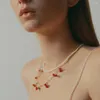 Chaînes courtes collier de clavicule de perles multicouches tissées à la main cerise