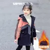 Vêtements d'extérieur pour filles vêtements d'automne et d'hiver 2022 nouveau style mode pour enfants net rouge grands vêtements pour enfants veste en coton pour filles longue