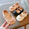 أحذية مسطحة من جلد الفتيات 2022 ربيع الأطفال القوس الأميرة الطفل أزياء الأطفال لينة الوحيدة عادية واحدة G566