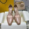 Nouvelles Chaussures Habillées Femmes Creux Grain De Bois Talon Gros Chaussures De Soirée Vintage Baotou Mode Cuir Rose Tête Carrée Boucle Cheville Sangle HighShoes Luxury DesignerShoes