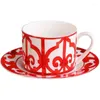 Tasses, soucoupes classiques européennes en porcelaine, assiettes à café et vaisselle, plats, service à thé de l'après-midi, cuisine domestique avec boîte-cadeau