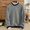 Herrtröjor Pure Cashmere Sweater Men's Autumn and Winter Fashion Youth Round Neck Plaid förtjockad smal stickad bottenskjorta