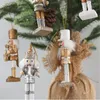 Weihnachtsdekorationen Frohe Dekoration Kinder Nussknacker Soldat Puppe Holzanhänger 2023 Jahr Dekor Ornamente für Navidad Weihnachtsbaum