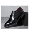 2023 Sapatos de vestido de moda homens homens tênis de couro para sapato branco tênis cinza preto com caixa 524565