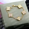 Fashion classique 4 Bracelets de charme de trèfle à feuilles de feuilles Chaîne de bracelet 18K Gold Agate Shell MotherOfPearl pour Womengirls Linkd1to A13163882