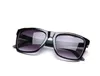 2023 Gafas de sol de diseñador Gafas de marca Sombras al aire libre Fashion Classic Ladies Luxury Sun Gaflass Mirrors for Women