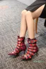 Modeweekstijl Ankle Boots Runway puntige teen lage hiel leerge buckle riem boten feestschoenen vrouw beroemdheid242p