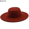Breda randen hattar bauhinia kvinnor elegant filt fedora med etniskt bandband 9 5cm trilby derby bowler hatt bröllopsklänning cap y2210272r