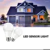 1-10PCS Led Lampe Mit Licht Sensor Morgens Bis Abends A60 AC220V 10W Energiesparende Garage dekoration Nacht