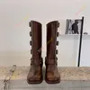 Designer Miu Punk street style Bottes marque de mode automne et hiver couleur de frottement pour rendre les vieilles bottes moyennes épaisses avec la botte nue en cuir verni à boucle de tête pour femme