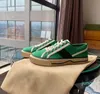 2022 scarpe casual da tennis da uomo nuove di alta qualità scarpe di tela ricamo ape banda lavata Jacquard denim suola in gomma da donna ricamata 06
