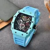 2023 Herren hochwertiger Diamantquarz Watch Hohlglas Rücken Edelstahl Hülle Wache Schwarz Gummi 138282v