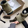 2022 Designer Luxury Women Solid Color Snow Boots Winter Cold Protection Plus Cashmere Warm Shoes Fashion Buckle Flat Bottomed U Sheep Päls Integrerade stövlar Storlek 35-40