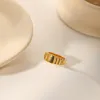 Anéis de casamento jóias de luxo 18k anel de textura de ouro 18k listras croissant de aço inoxidável