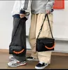 Lyxiga axelväskor Designer handväskor mode Messenger-väska för man Casual män Cross Body mjukt läder Satchel clutch-väska Trunk hardware kedja enkel design