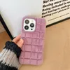 Flocking solide color plaid telefoonhoesjes voor iPhone 14 13 12 Pro Max 11 13Pro 13Promax Winter Warm Hand Siliconen Fall Bescherming Back Cover voor vrouwen