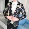 남자 정장 블루 남성 블레이저 패턴 슬림 한 화이트 꽃 파티 드레스 소셜 클럽 파티 스타일 스타일 스트리트웨어를위한 세련된 재킷