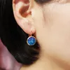 Kadınlar için Dangle Küpe Altın Renk El Yapımı Çok Volorlu Reçine Kümeleri Romantik Taklit Taş Hoop Earrngs Takı KAE011