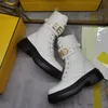 Designer di lusso Stivali casual di colore misto Scarpe robuste da donna Stivaletti da combattimento Martin Stivaletti Piattaforma per scarpe da donna Tacco basso con lacci in pelle