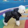 Hundkläder Vinterfasion Unisex-hundkläder Kattväst Tröja Designers Letter Pet Kläder för valp Sumsum Coat Sweatshirts Förtjockad sällskapsdun bomullsjacka