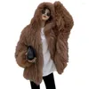 女性の毛皮冬の高品質スーパーフラッファーアーティフィカルオーバーコート気質ゆるい模倣ラクーンフード付きコート女性