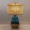 Tischlampen Zeitgenössische blaue Glas-LED-Designer-Zwischenbeispiel-Nachttischlampe Luxus-amerikanische Persönlichkeit Wohnzimmer-Schreibtischlampe