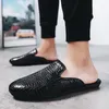Slippers Leather Men Men Sandals لـ Zapatos de Los Hombres Zapatillas Designer Moticer Slides Slides Outdoor Fashion Slides