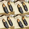 Moda Erkekler Loafer'lar Lüks Tasarımcılar Ayakkabı Deri Kahverengi siyah Erkek Rahat Tasarımcı Elbise Ayakkabı Düğün Ayakkabı Üzerinde Kayma