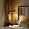 Lampy stołowe Lampa Sypialnia Badanie Prosta nowoczesna szafka boczna Kreatywne osobiste osobiste lekkie luksusowe ciepłe łóżko