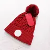 Modebrev stickade hattar vinter pompon beanies män kvinnor pom poms skalle mössor motorhuven trendig designer virkning hatt stickning beanie utomhus öron muff 6 färger tjocka