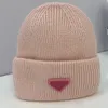 Beanie/Kafatası Kapakları Tasarımcı Tasarımcısı Beanie Beanies Kadınlar Winte Hat P Ev Erkekleri Balıkçı Üçgen Rozeti Kış Sıcak Renk Mavi Beyaz 7pmi