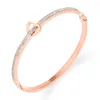 Bangle 2022 Summer Godkvalitetsstil Rosen Guld Rostfritt stål Hjärta Forever Rhinestone Jewelry for Women